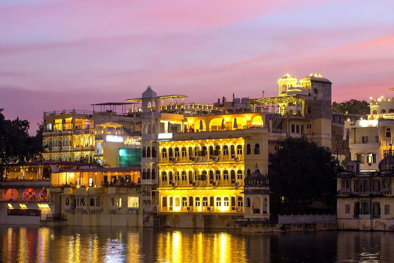 Sarovar - Lake Facing Boutique Hotel On Lake Pichola Udaipur