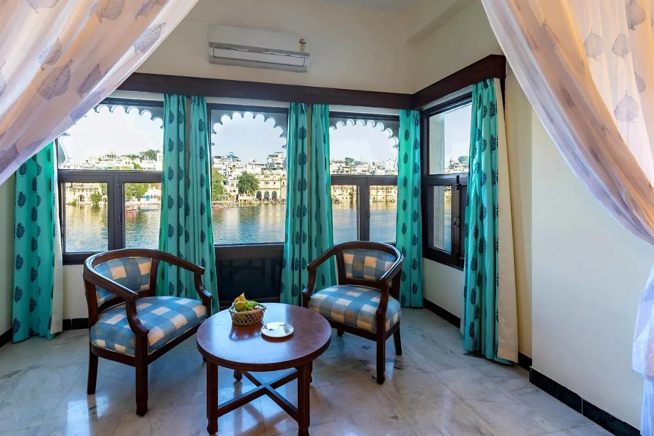 Sarovar - Lake Facing Boutique Hotel On Lake Pichola Udaipur